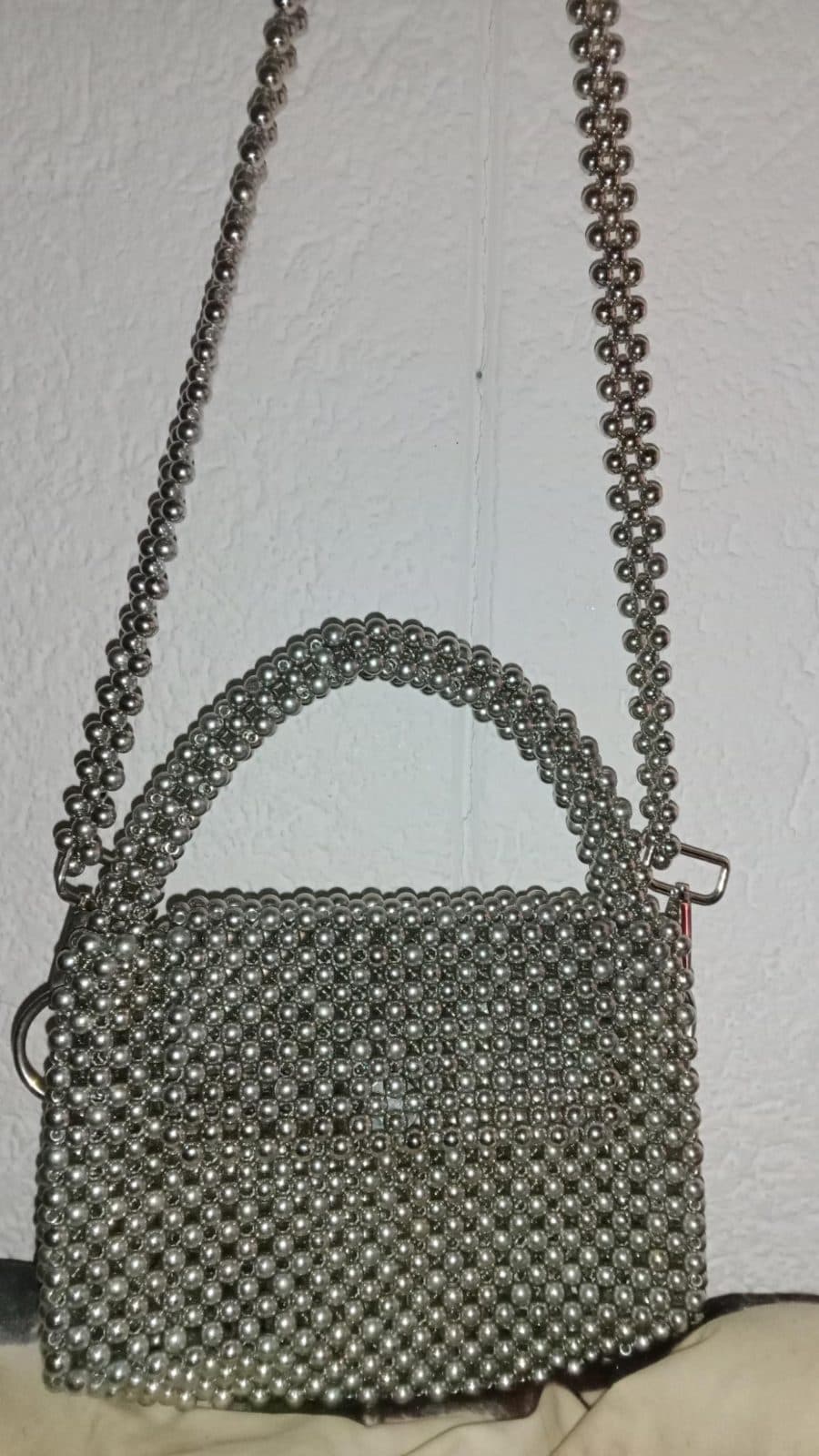 Hand Made Silberne Perlentasche mit Kettenhenkeln